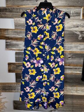 True Destiny- women’s dress- ties in the back- XL-